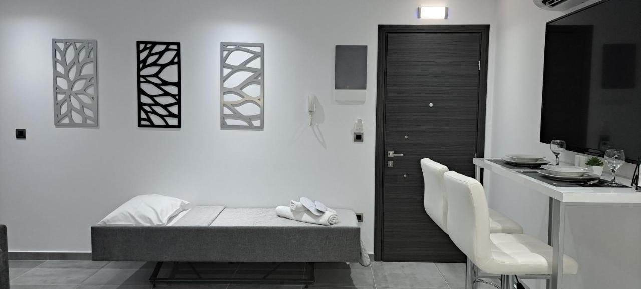 Km Luxury Apart Downtown Heraklion  Bagian luar foto