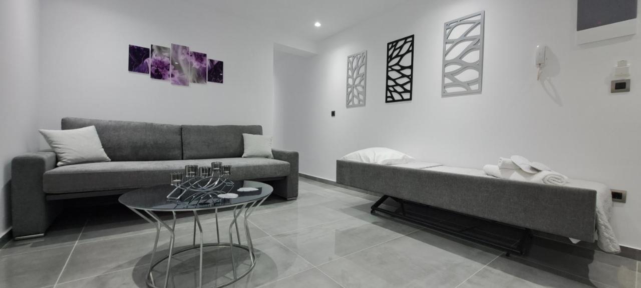 Km Luxury Apart Downtown Heraklion  Bagian luar foto