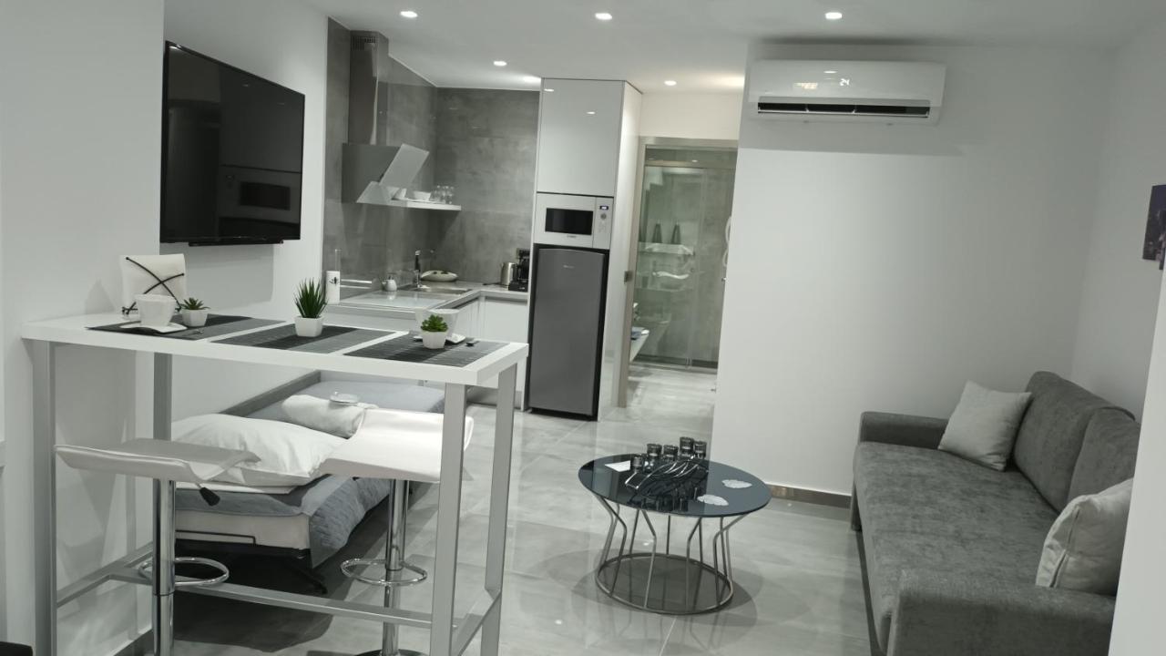 Km Luxury Apart Downtown Heraklion  Bagian luar foto