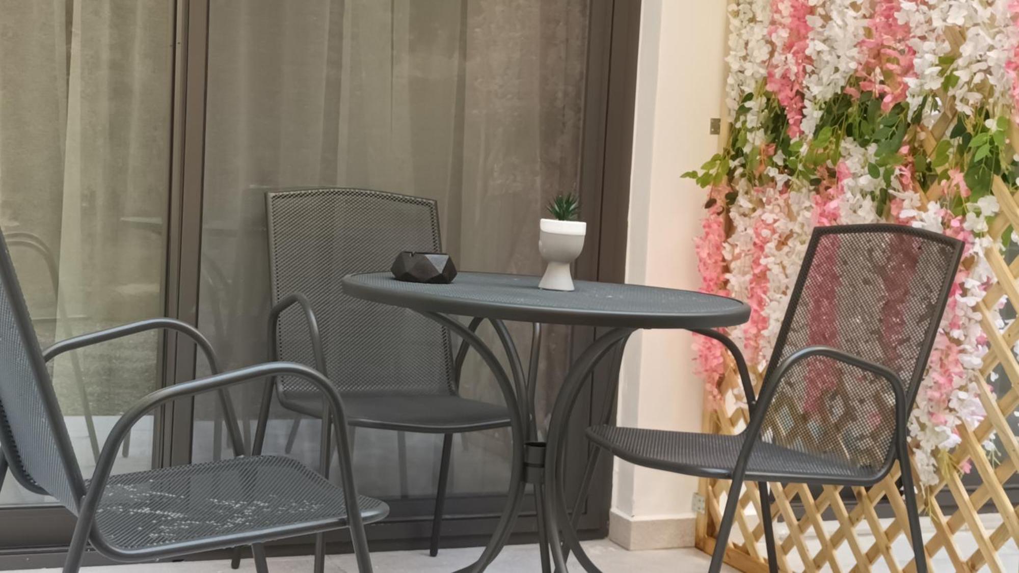 Km Luxury Apart Downtown Heraklion  Bagian luar foto