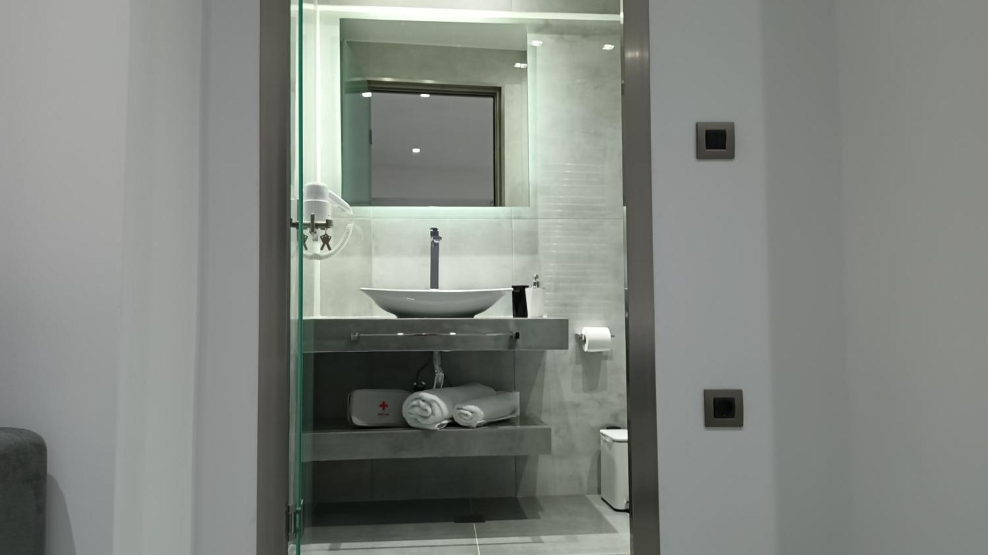 Km Luxury Apart Downtown Heraklion  Bagian luar foto