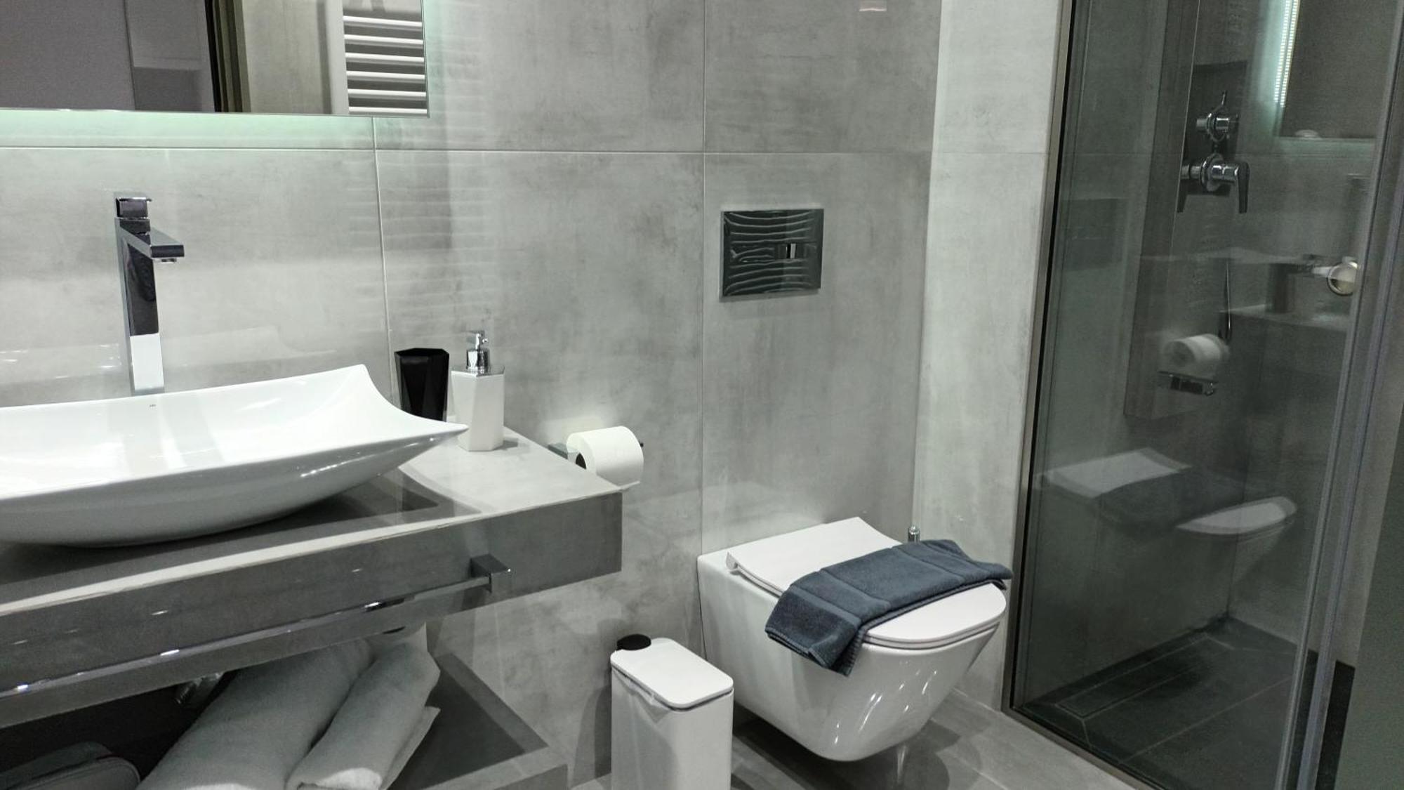 Km Luxury Apart Downtown Heraklion  Bagian luar foto